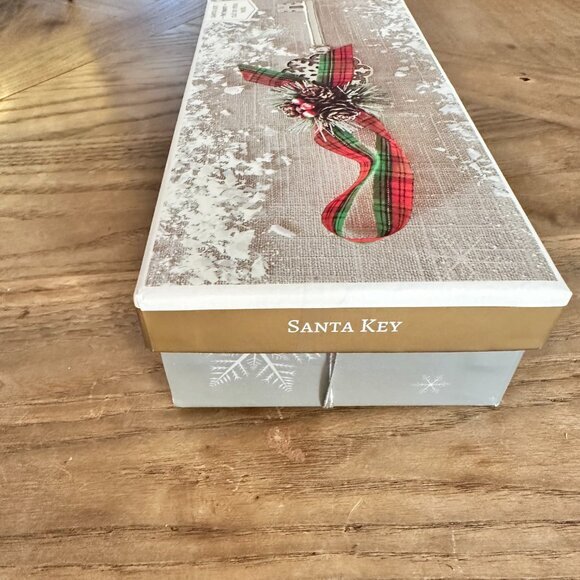 Santa Key Snowflake for No Chimney Pier 1 Ornament in Original Box - Picture 6 of 6